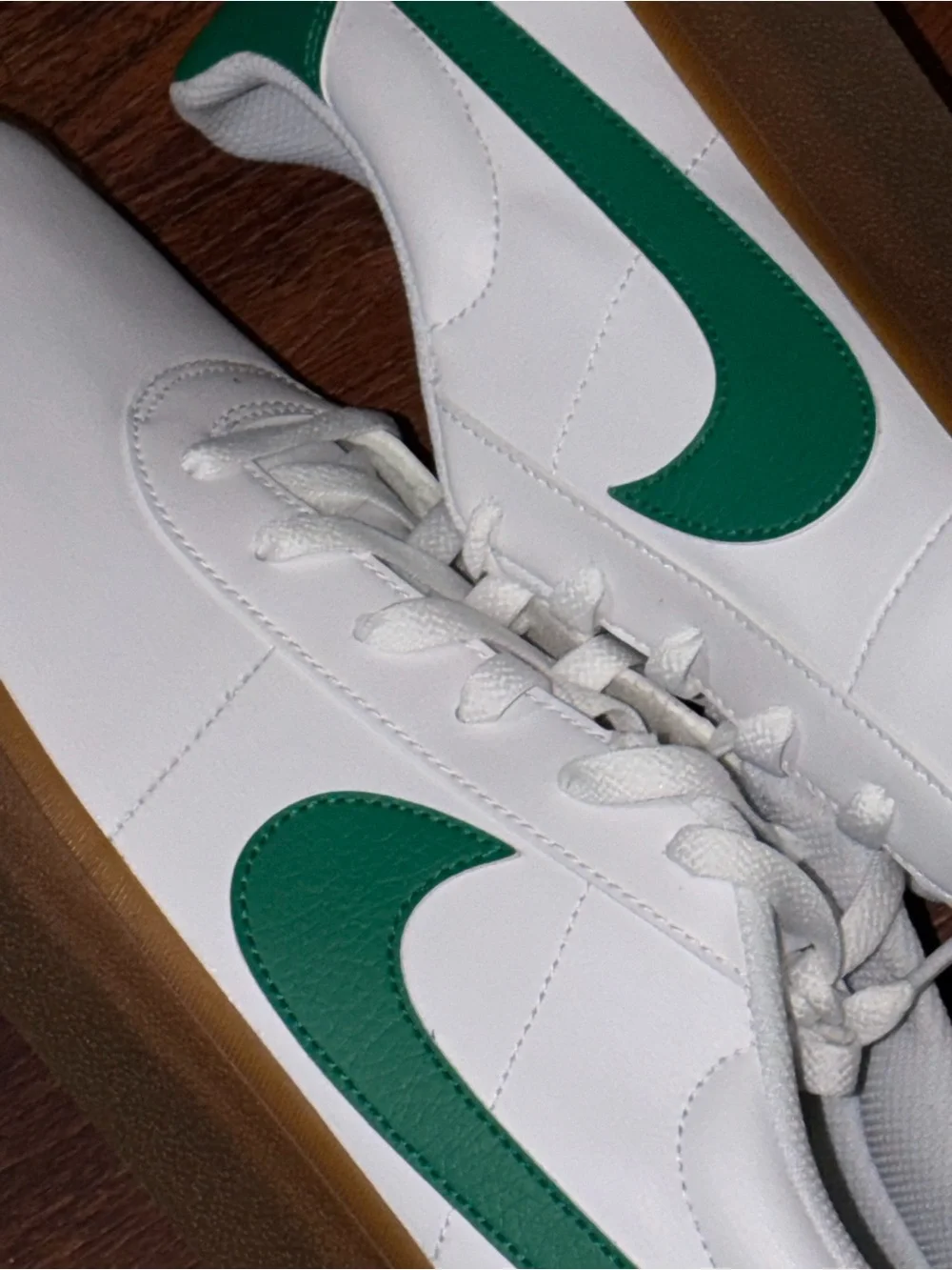 Nike size 10.5 shoes classic